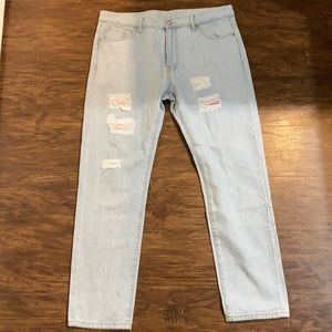Men’s Distressed Jeans
